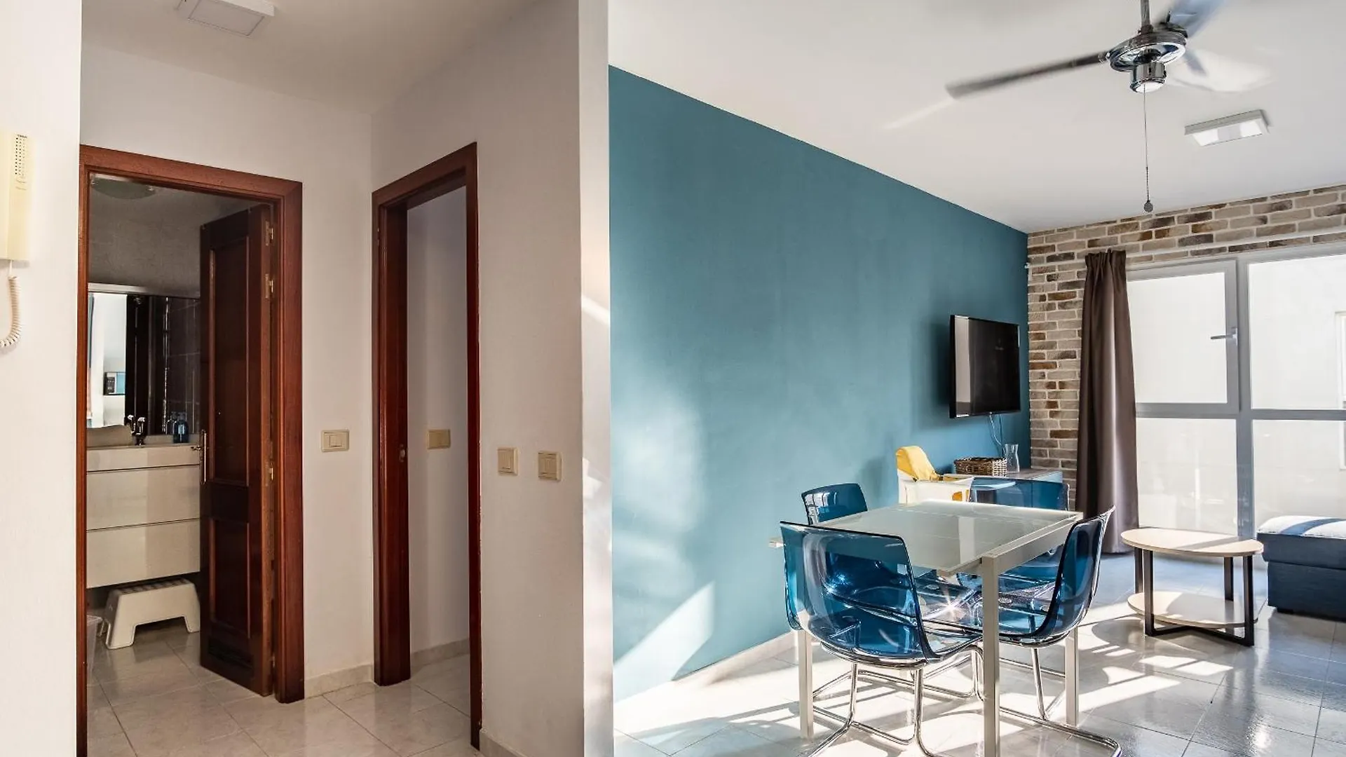 Modern 1 Bed Apartment, Minutes From The Beach El Médano شقة